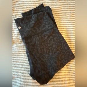 Lululemon Crop Camo Leggings size 12